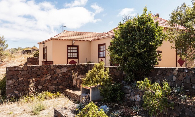 Santo Domingo Cabaña | Casa con bonitas vistas y cerca del centro del pueblo de Garafía, La Palma