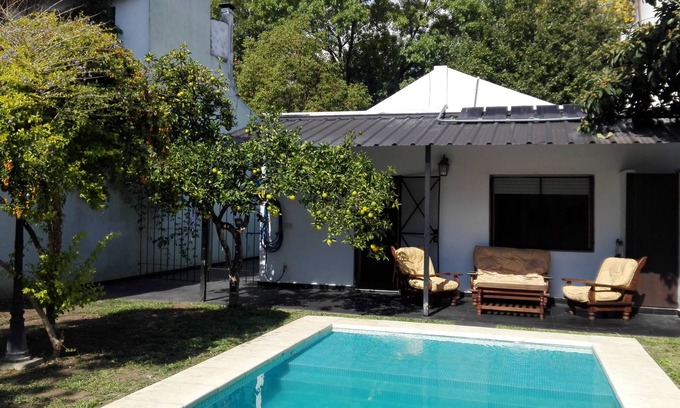 Villa Adelina Casa | Casa con garage y piscina climatizada