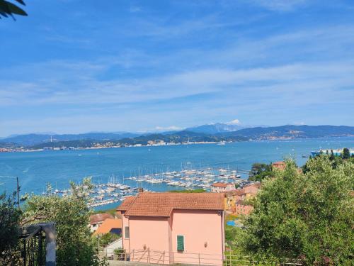 Fezzano Casa | Casa con Giardino e Vista Mare