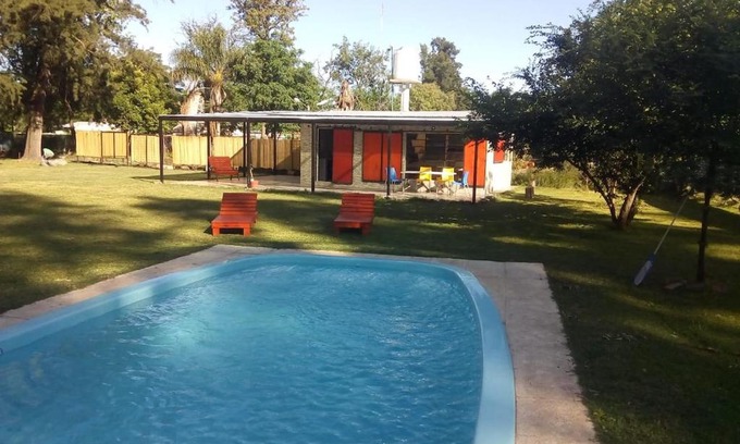 Francisco Álvarez Casa | Casa con Parque, Piscina y Cancha de Futbol