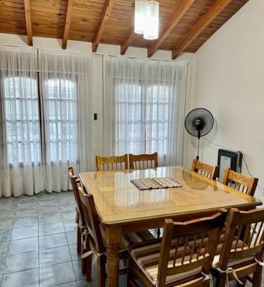 Mendoza Casa | Casa con pileta cerca del Parque