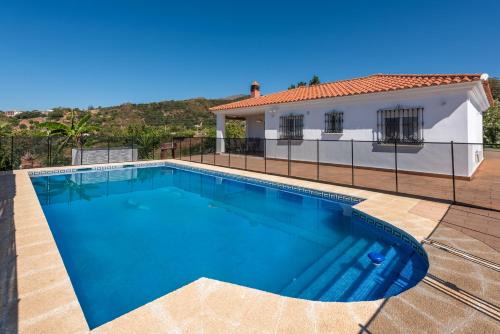 Nueva Milla de Oro Casa | Casa con piscina La Madriguera