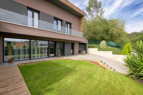 Mungia Casa | Casa con Vistas al Paisaje y Encanto en el Corazón del País Vasco,España