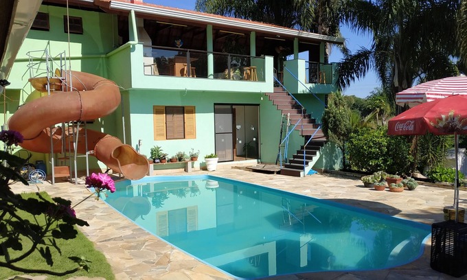 Batatuba Cabina | Casa Cond Fechado c/ Churrasqueira, Piscina, Toboágua e Parquinho