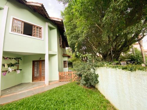 Carapicuiba Casa | Casa confortável com churrasqueira na Granja Viana