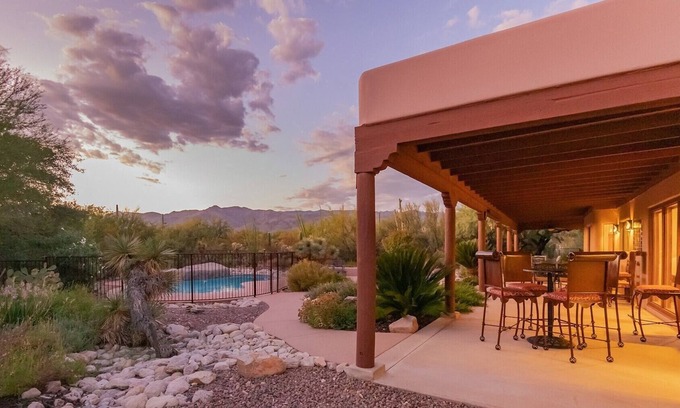 Tanque Verde Casa | Casa Coralina - Gran propiedad familiar privada del suroeste con piscina climatizada y vistas a la montaña