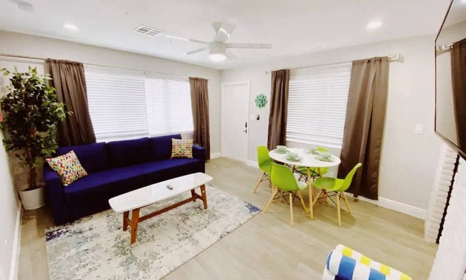 Lauderdale Harbours Apartamento | Casa Cordova Apartments By Lowkl