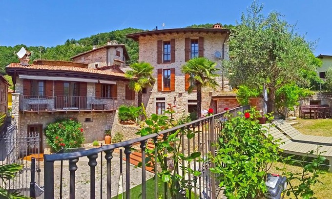 Pieve Casa | Casa Cortili Garda Summer by Gardadomusmea