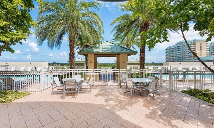 Boynton Beach Casa | Casa Costa 405n 1 Bedroom, Pools, Jacuzzi, Beach, Shops & Dog Friendly