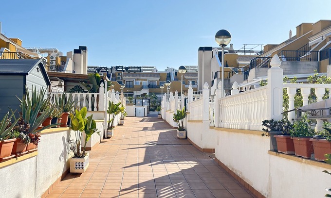 Los Arenales del Sol Casa | Casa Cuenca 2 bedroom clean&cozy apartment Arenales del Sol, Casa Cuenca 2 bedroom Clean&Cozy large