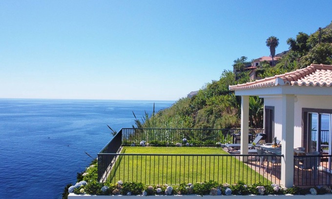 Arco da Calheta Casa | Casa da Fajã - Sea Front Clifftop Villa