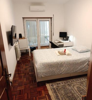 Corroios Casa | Casa da Familia Pereira
