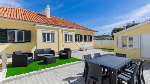 Santa Maria e Sao Miguel Casa | Casa da Roseira by LovelyStay