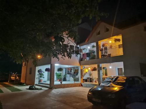 Tasnad Casa | Casa Dana