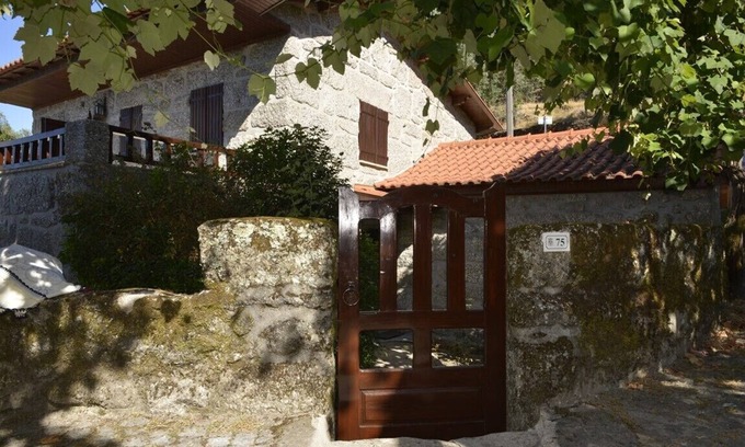 Guilhofrei Casa | Casa das Camélias (Quinta dos Novos Canastros)
