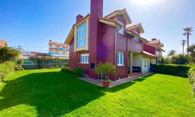 Cabo de Ajo Casa | Casa de Anmar casa independiente con jardín, Ajo