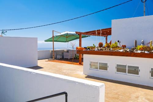 Chio Apartamento | CASA DE BOMBEROS - Chio - 5 rooms, 2 kitchen, 2 terraces, film projector, fibre net