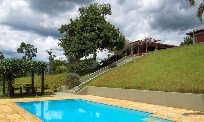 Serra Negra Casa | Casa de campo c piscina e lazer em Serra Negra/SP