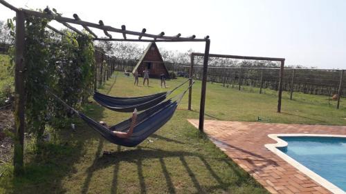 Tatui Chalet De Esquí | Casa de Campo/Sítio + Chalé Suíço + Área Festa + Piscina