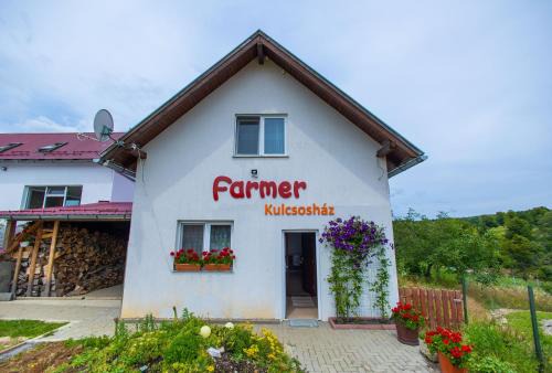Lupeni Casa | Casa de la Fermă Corund - Farmer Kulcsosház Korond