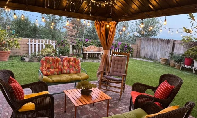 Mission Viejo Casa | Casa de la Loma - a Cozy & Colorful Retreat - Save 11%!