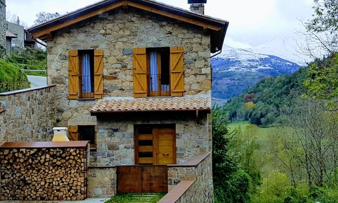 Vilallonga de Ter Chalet De Esquí | Casa de La Roca - Only Adults.