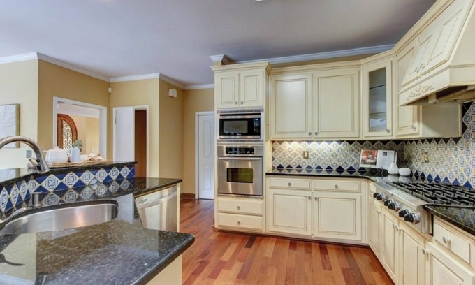Sharpsburg Casa | Casa De Lago - Spanish inspired lakeside retreat w/private pool - 5bd/3.5