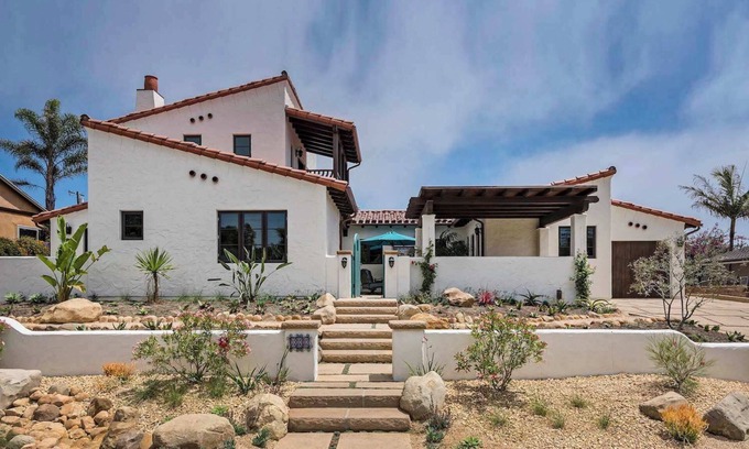 West Mesa Casa | Casa de Lujo | Spanish Seaside Retreat
