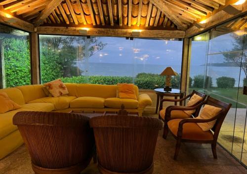 Praia Rasa Casa | Casa de Luxo a Beira Mar em Búzios, RJ