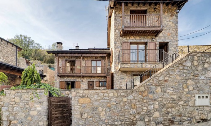 Isovol Cabaña | Cal Cente d'Isòvol - Casa de Montaña en Cerdanya con Jardín y Vistas a Masella