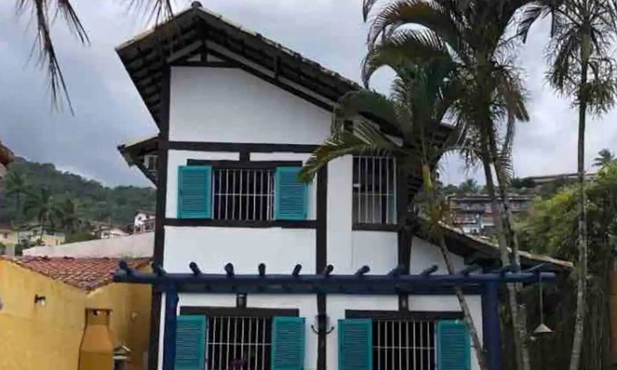 Itaguassu Casa | Casa de muito fácil acesso, 100m da praia em uma rua plana, super reservada.