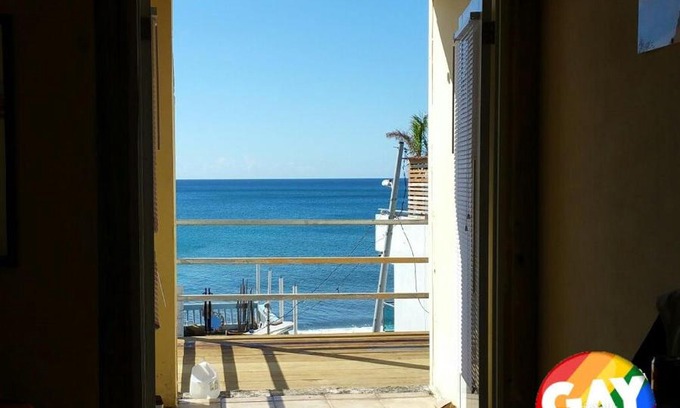 Aguadilla Pueblo Apartamento | Casa de Playa A-1