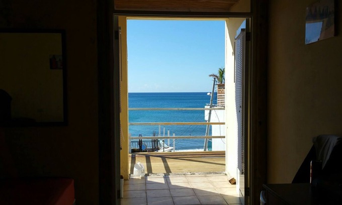Aguadilla Pueblo Apartamento | Casa de Playa A-1