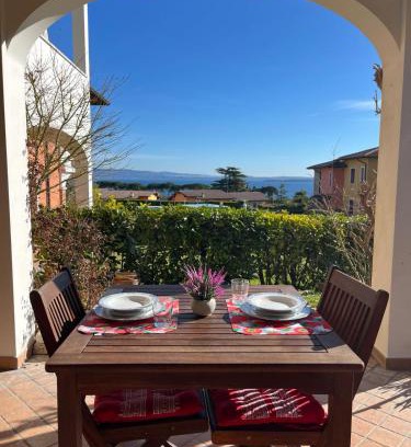 Padenghe sul Garda Apartamento | Casa dei Fiori, appartamento Vista lago, Piscina, Parcheggio