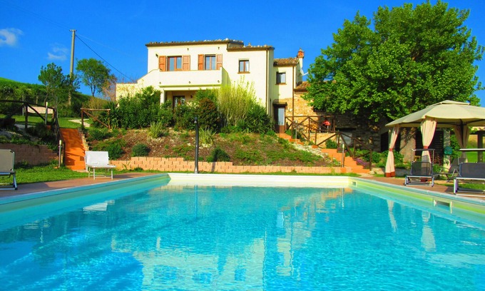 Arcevia Apartamento | Casa dei sogni d'Oro - Apartamento Palazzo con piscina 12x6 m - vista panorámica