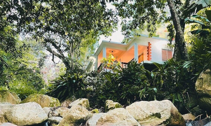 Paso Bajito Cabaña | Casa del Arroyo · Relaxing Creek House + Fireplace + BBQ