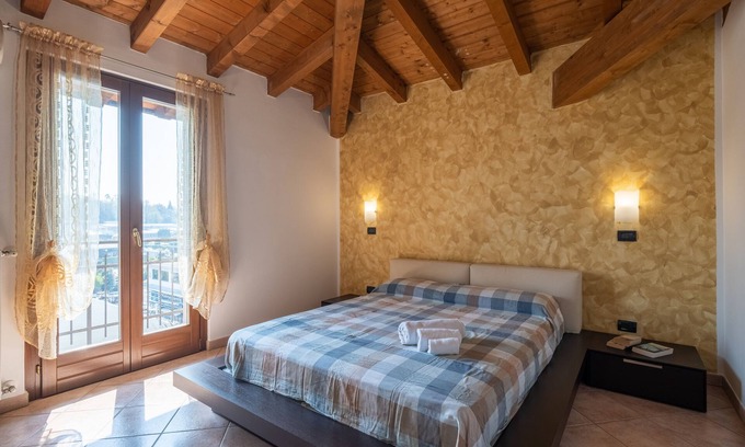 Paratico Apartamento | Casa del Gatto - Tres Habitaciones Piso, Capacidad 4