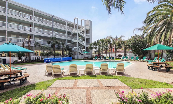 Galveston County Condominio | Casa Del Mar 209 - Sunny Days | Gulf-Front