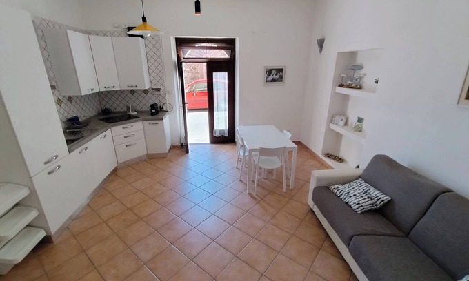 Scario Apartamento | Casa del Porto Bilocale a Pochi Passi da Spiaggia e dal Porto con Ogni Confort