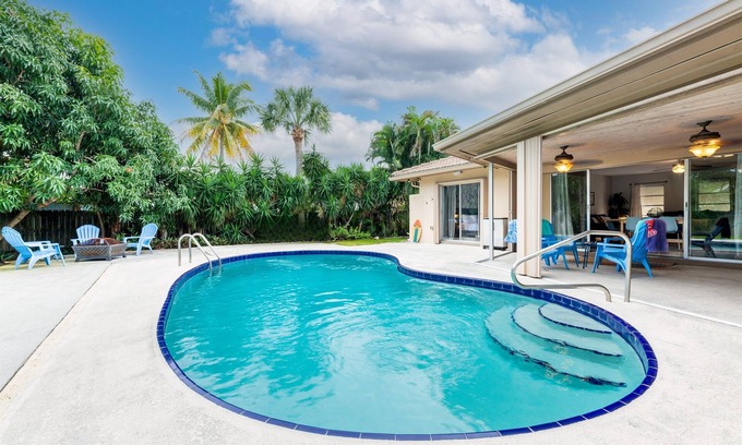 South Palm Park Neighborhood Association Casa | Casa Del Sol Pool Bungalow | Sleeps 8 | Near Beach