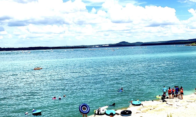 Canyon Lake Casa | Casa Del Sol - Sleeps 10 - Fiber WiFi - 4 min. from Comal Park.