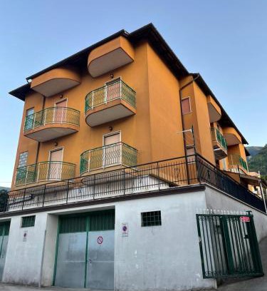 Piazza-Tralia-Pendolo Casa | Casa Del Sole