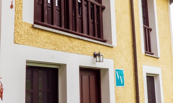 Porrua Casa | Casa del Sur. Vivienda vacacional con jardín en Llanes.