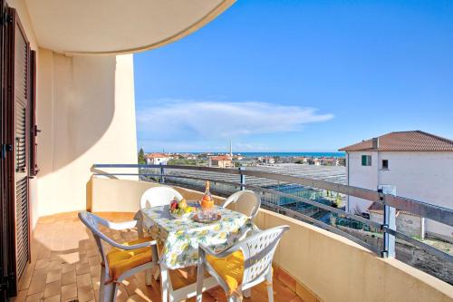 Ceriale Apartamento | Casa del Tramonto - with private parking - Happy Rentals