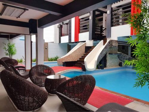 Pansol Villa | Casa Demetria Duplex Hot Spring Resort Laguna