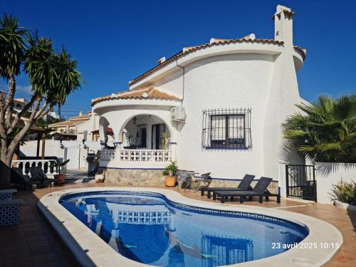 Rojales Villa | casa des loups