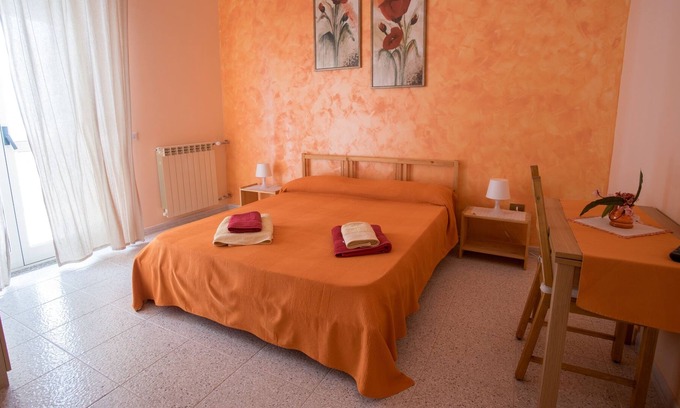 Rodio Casa | Casa Di Bello Orange Studio Apartment