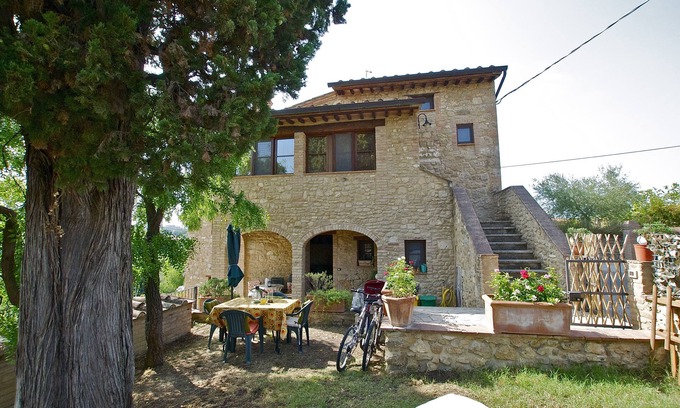 Asciano Apartamento | Casa di charme en un casolare di pietra con giardino privato