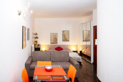 Ferrara Historic Centre Apartamento | Casa di Flo - Medieval City Centre with WiFi & AC