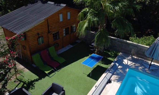 Patrimonio Chalet De Esquí | Casa di legnu ,charmant chalet avec piscine